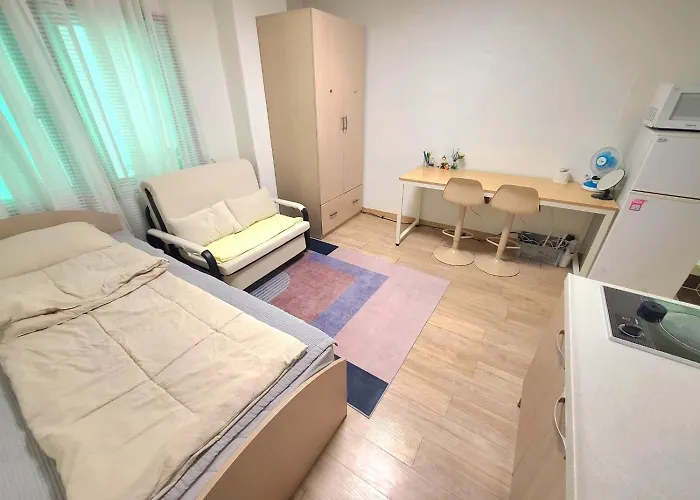 Hongdae, Sinchon Yeonhui House Seoel
