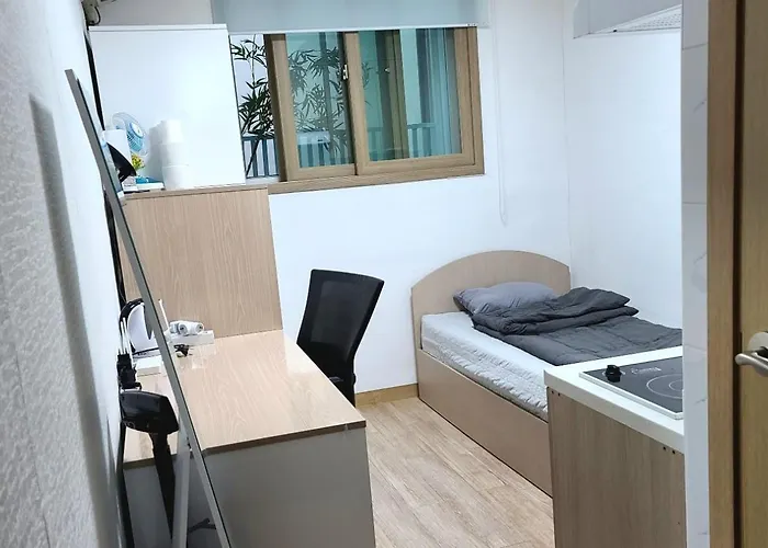 Hongdae, Sinchon Yeonhui House