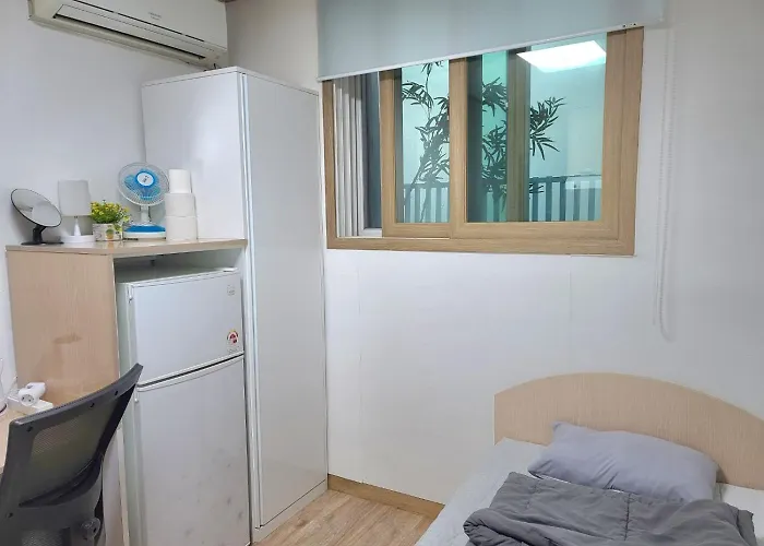Hongdae, Sinchon Yeonhui House * Seoel