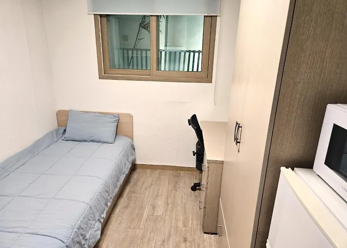 Hongdae, Sinchon Yeonhui House * Seoel