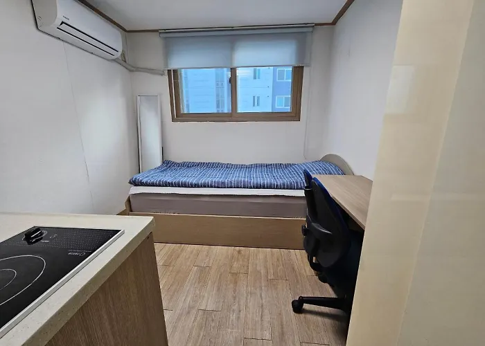 Hongdae, Sinchon Yeonhui House